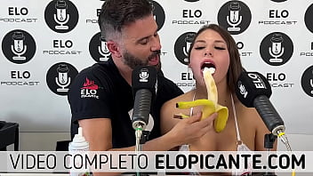 Mili Zanotti Tries The Banana Challenge On Elo Podcast
