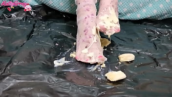 Woman Drizzles Wax On Her Toes And Crushes Banana – Foot Fetish Content