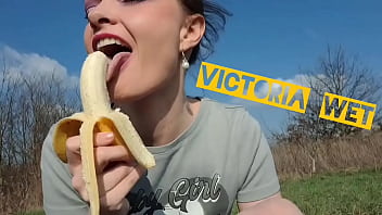 Craving Banana Delights #foodobsession #bananalover #girlwithbanana #eatingbananas #sensual #tasting #fanvideos #clips
