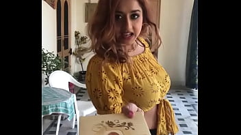 Hot Desi Babe Flaunts Her Bare Tits