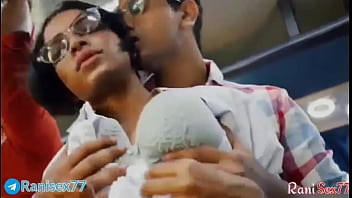 A Young Slut Gets Railed On A Moving Bus With Loud Hindi Moans