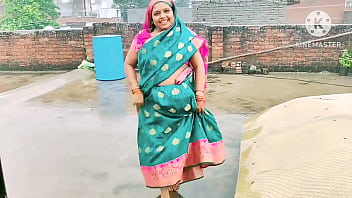 Sultry Bhabhi Gets Pounded Hard In The Rain With Hindi Moans