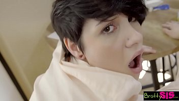 Spoiled Brat Gets Railed By Her Stepbrother Right In Mom And Dad’s Bed