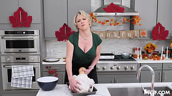 Sultry Milf’s Dinner Delight