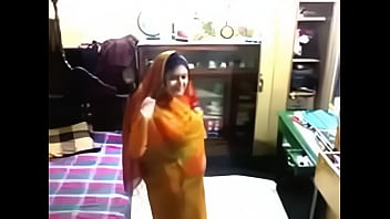 Desi Bhabhi’s Wild Bengali Fuck Video