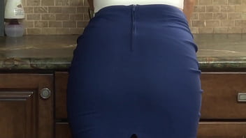 Hot Momma Cooks Up Some Trouble